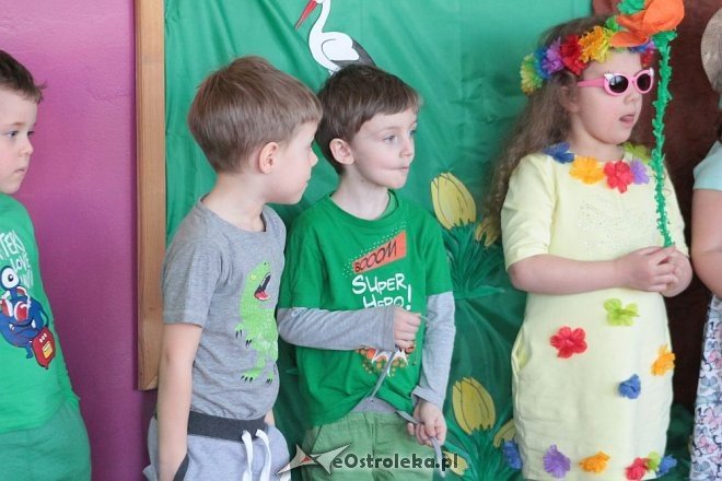 Spektakl na przywitanie wiosny w Przedszkolu Miejskim nr 8 w Ostrołęce [23.03.2016] - zdjęcie #33 - eOstroleka.pl