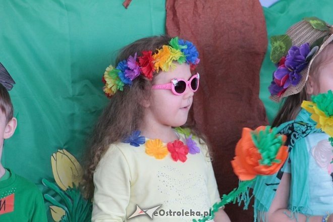Spektakl na przywitanie wiosny w Przedszkolu Miejskim nr 8 w Ostrołęce [23.03.2016] - zdjęcie #17 - eOstroleka.pl