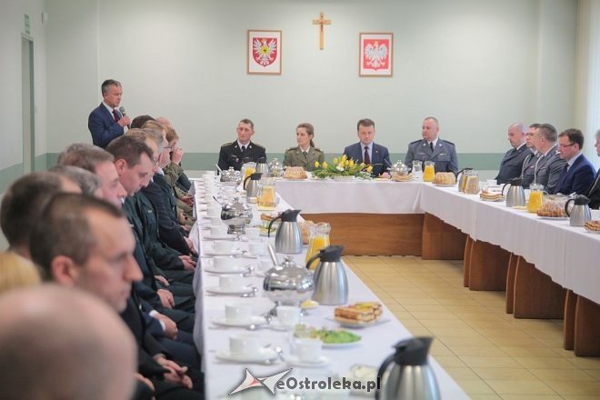 Minister MSWiA Mariusz Błaszczak w Ostrołęce [23.03.2016] - zdjęcie #20 - eOstroleka.pl
