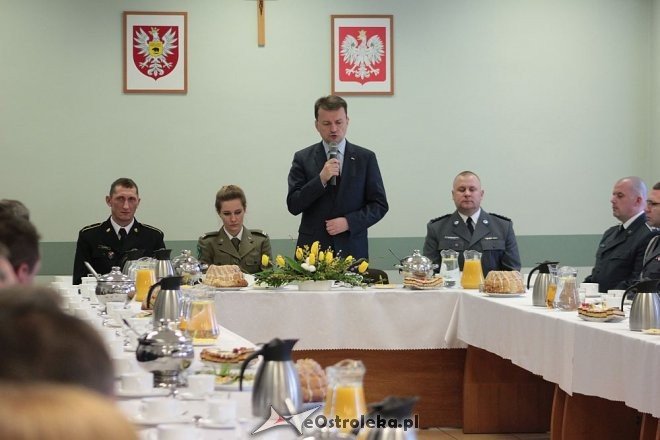 Minister MSWiA Mariusz Błaszczak w Ostrołęce [23.03.2016] - zdjęcie #18 - eOstroleka.pl