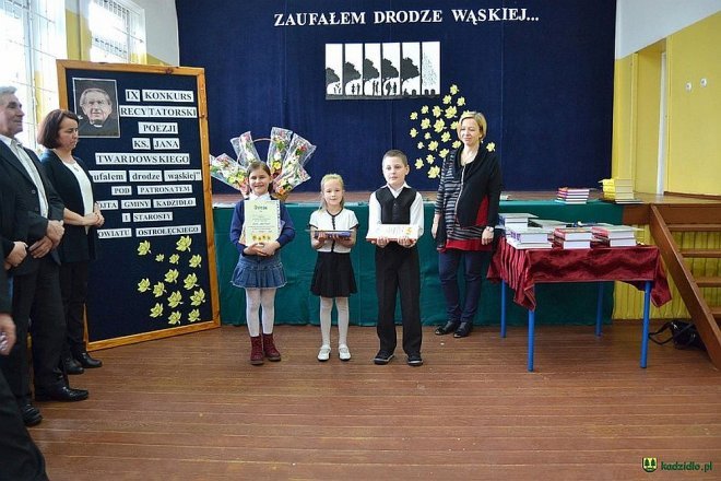 IX edycja konkursu recytatorskiego poezji ks. Jana Twardowskiego [25.03.2016] - zdjęcie #20 - eOstroleka.pl