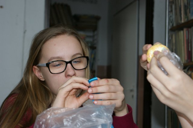 Wielkanocne warsztaty w Bibliotece w Pasiekach [29.03.2016] - zdjęcie #5 - eOstroleka.pl