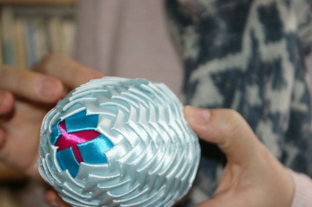 Wielkanocne warsztaty w Bibliotece w Pasiekach [29.03.2016] - zdjęcie #3 - eOstroleka.pl