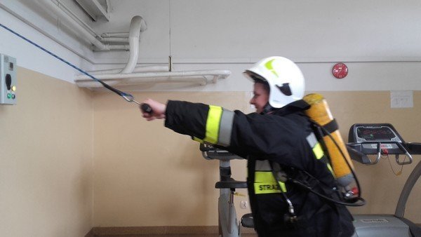 Szkolenie w komorze dymowej strażaków ochotników z Łysych [30.03.2016] - zdjęcie #1 - eOstroleka.pl