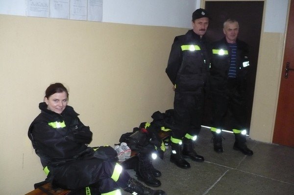 Szkolenie w komorze dymowej strażaków ochotników z Łysych [30.03.2016] - zdjęcie #2 - eOstroleka.pl