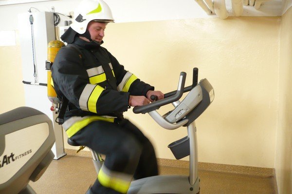 Szkolenie w komorze dymowej strażaków ochotników z Łysych [30.03.2016] - zdjęcie #5 - eOstroleka.pl