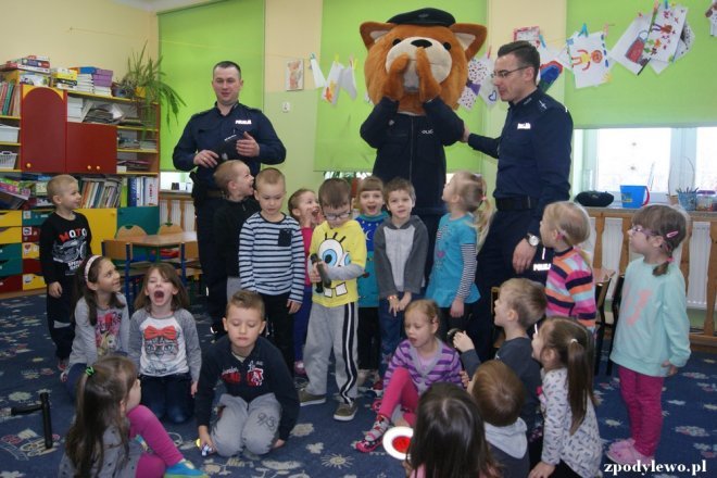 Komisarz Kurpik w Przedszkolu Samorządowym w Dylewie [31.03.2016] - zdjęcie #20 - eOstroleka.pl