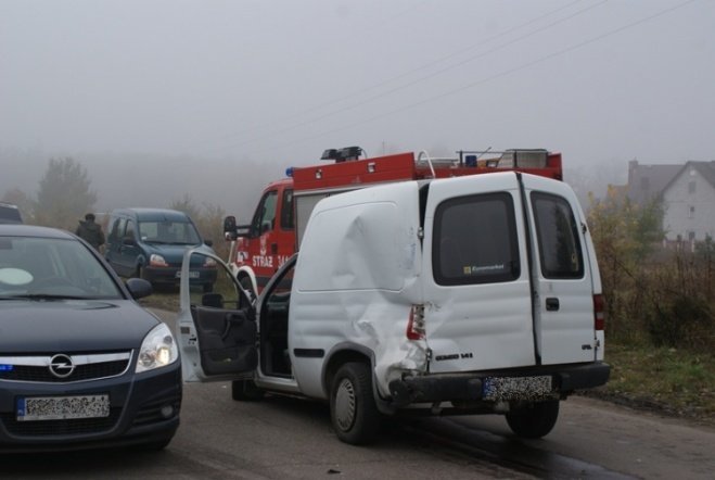 Wypadek na Granicznej (19.10.09) - zdjęcie #3 - eOstroleka.pl