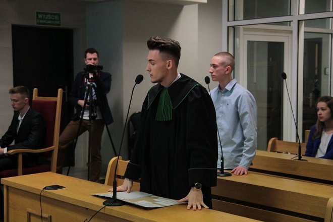 Pozorowana rozprawa w Sądzie Okręgowym w Ostrołęce [02.04.2016] - zdjęcie #18 - eOstroleka.pl