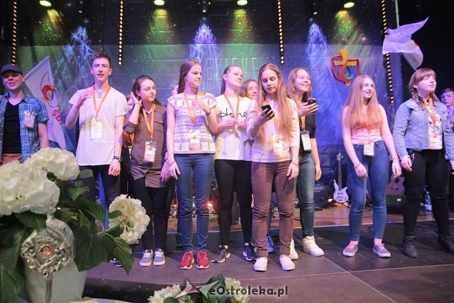 XXXI Światowe Dni Młodzieży diecezji łomżyńskiej - występ rapującego księdza Jakuba Bartczaka [02.04.2016] - zdjęcie #11 - eOstroleka.pl