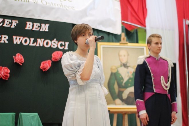 Święto patrona w I Liceum Ogólnokształcącym im. gen. Józefa Bema w Ostrołęce [06.04.2016] - zdjęcie #22 - eOstroleka.pl