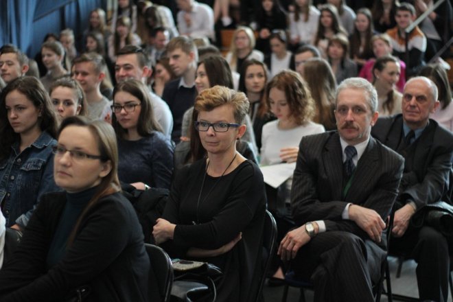 Święto patrona w I Liceum Ogólnokształcącym im. gen. Józefa Bema w Ostrołęce [06.04.2016] - zdjęcie #8 - eOstroleka.pl