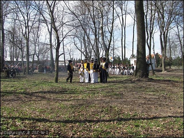 Uczniowie ZSZ nr 1 rekonstrukcji bitwy pod Dębem Wielkim [07.04.2016] - zdjęcie #8 - eOstroleka.pl