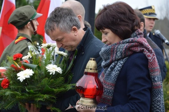 Miejskie obchody rocznicy zbrodni katyńskiej i katastrofy smoleńskiej [09.04.2016]  - zdjęcie #25 - eOstroleka.pl