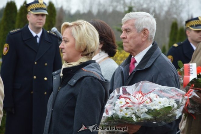Miejskie obchody rocznicy zbrodni katyńskiej i katastrofy smoleńskiej [09.04.2016]  - zdjęcie #17 - eOstroleka.pl