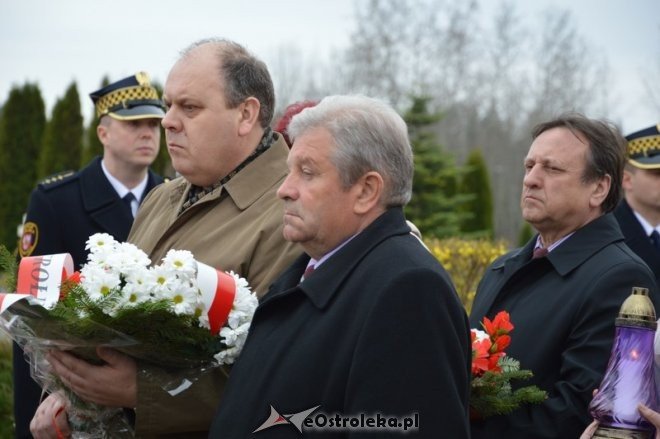 Miejskie obchody rocznicy zbrodni katyńskiej i katastrofy smoleńskiej [09.04.2016]  - zdjęcie #14 - eOstroleka.pl