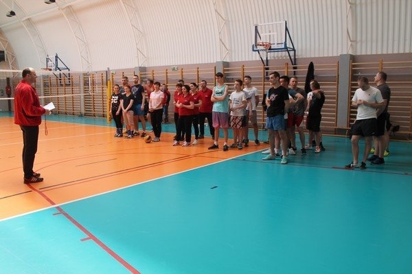 Siatkarski turniej w Zespole Szkół w Zalesiu [11.04.2016] - zdjęcie #6 - eOstroleka.pl