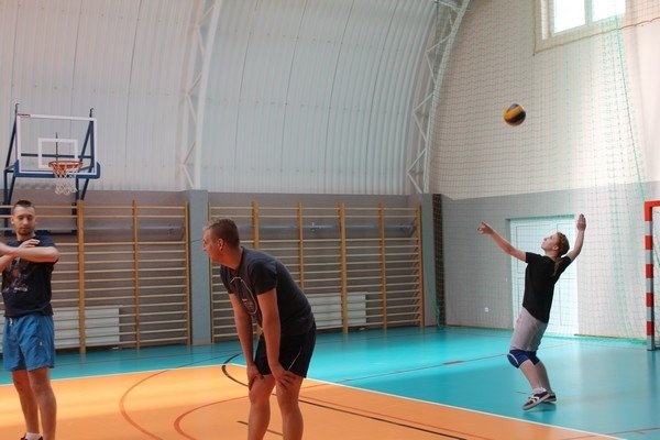 Siatkarski turniej w Zespole Szkół w Zalesiu [11.04.2016] - zdjęcie #3 - eOstroleka.pl