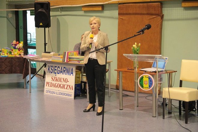 Konferencja By z autyzmem żyło się lepiej w Zespole Szkół nr 4 w Ostrołęce [12.04.2016] - zdjęcie #23 - eOstroleka.pl
