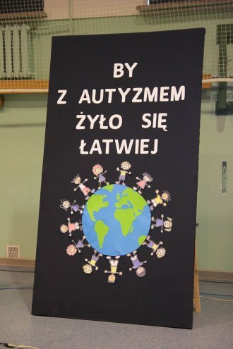 Konferencja By z autyzmem żyło się lepiej w Zespole Szkół nr 4 w Ostrołęce [12.04.2016] - zdjęcie #14 - eOstroleka.pl