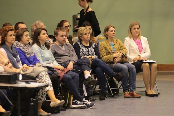 Konferencja By z autyzmem żyło się lepiej w Zespole Szkół nr 4 w Ostrołęce [12.04.2016] - zdjęcie #10 - eOstroleka.pl