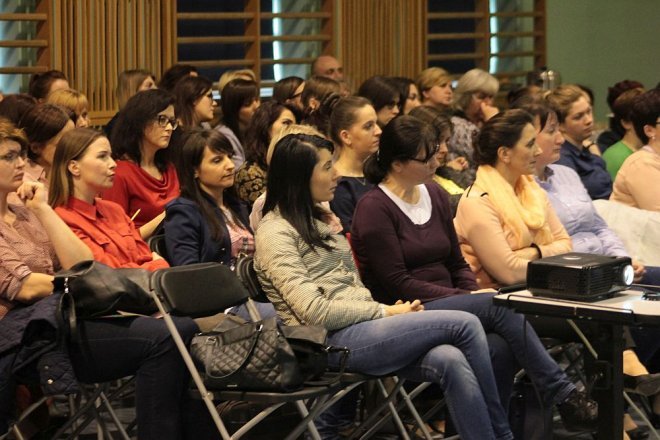 Konferencja By z autyzmem żyło się lepiej w Zespole Szkół nr 4 w Ostrołęce [12.04.2016] - zdjęcie #5 - eOstroleka.pl