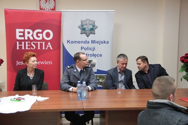 Oficjalne zakończenie XI edycji kursu samoobrony dla kobiet „Bądź Bezpieczna” [12.04.2016] - zdjęcie #119 - eOstroleka.pl