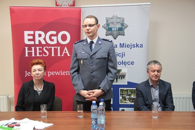 Oficjalne zakończenie XI edycji kursu samoobrony dla kobiet „Bądź Bezpieczna” [12.04.2016] - zdjęcie #98 - eOstroleka.pl