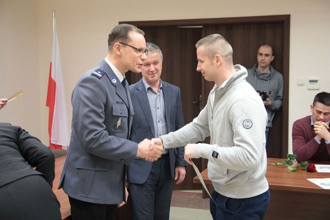 Oficjalne zakończenie XI edycji kursu samoobrony dla kobiet „Bądź Bezpieczna” [12.04.2016] - zdjęcie #67 - eOstroleka.pl