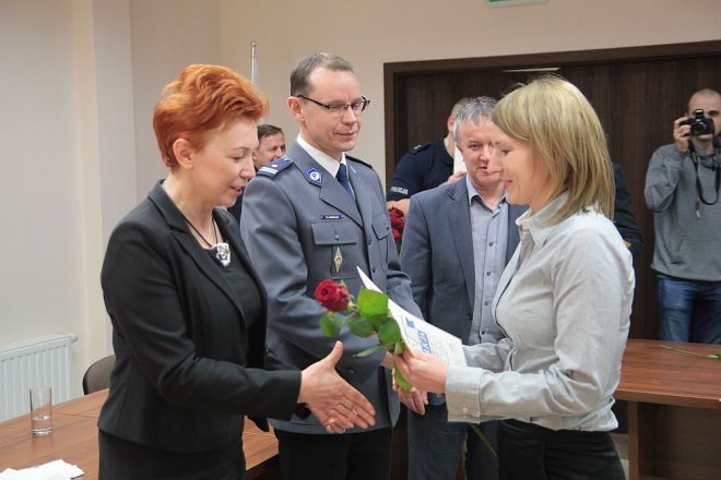 Oficjalne zakończenie XI edycji kursu samoobrony dla kobiet „Bądź Bezpieczna” [12.04.2016] - zdjęcie #60 - eOstroleka.pl