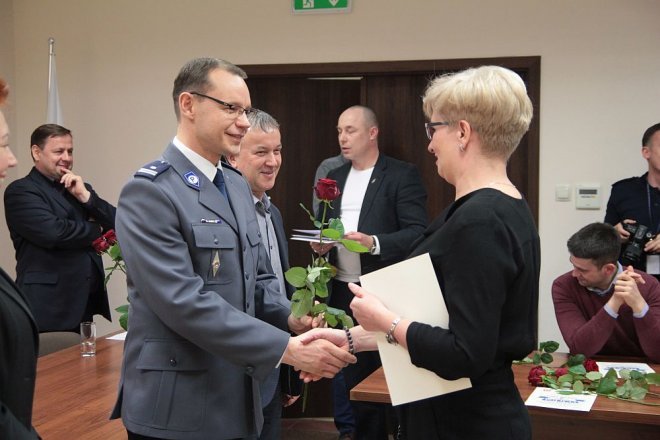 Oficjalne zakończenie XI edycji kursu samoobrony dla kobiet „Bądź Bezpieczna” [12.04.2016] - zdjęcie #57 - eOstroleka.pl