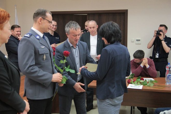 Oficjalne zakończenie XI edycji kursu samoobrony dla kobiet „Bądź Bezpieczna” [12.04.2016] - zdjęcie #56 - eOstroleka.pl