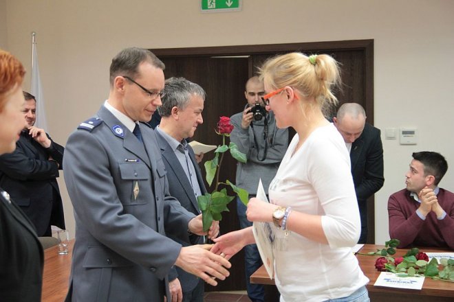 Oficjalne zakończenie XI edycji kursu samoobrony dla kobiet „Bądź Bezpieczna” [12.04.2016] - zdjęcie #53 - eOstroleka.pl