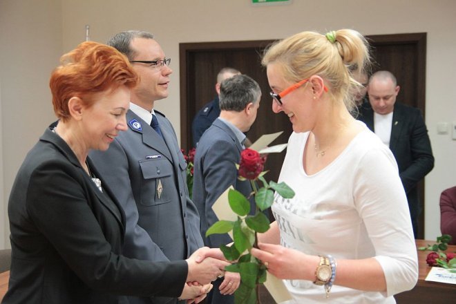 Oficjalne zakończenie XI edycji kursu samoobrony dla kobiet „Bądź Bezpieczna” [12.04.2016] - zdjęcie #52 - eOstroleka.pl