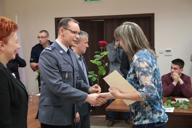 Oficjalne zakończenie XI edycji kursu samoobrony dla kobiet „Bądź Bezpieczna” [12.04.2016] - zdjęcie #50 - eOstroleka.pl