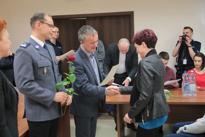 Oficjalne zakończenie XI edycji kursu samoobrony dla kobiet „Bądź Bezpieczna” [12.04.2016] - zdjęcie #48 - eOstroleka.pl