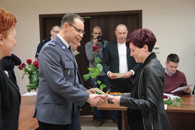 Oficjalne zakończenie XI edycji kursu samoobrony dla kobiet „Bądź Bezpieczna” [12.04.2016] - zdjęcie #47 - eOstroleka.pl