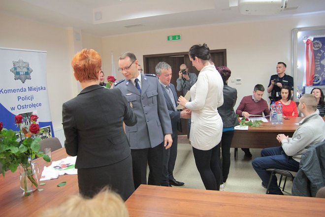 Oficjalne zakończenie XI edycji kursu samoobrony dla kobiet „Bądź Bezpieczna” [12.04.2016] - zdjęcie #46 - eOstroleka.pl