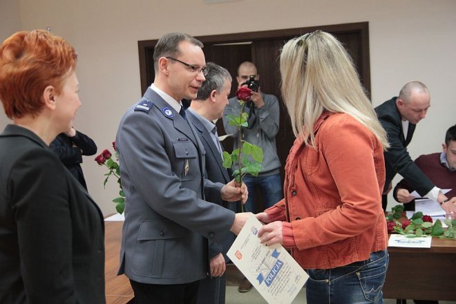 Oficjalne zakończenie XI edycji kursu samoobrony dla kobiet „Bądź Bezpieczna” [12.04.2016] - zdjęcie #43 - eOstroleka.pl