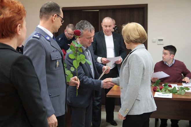 Oficjalne zakończenie XI edycji kursu samoobrony dla kobiet „Bądź Bezpieczna” [12.04.2016] - zdjęcie #41 - eOstroleka.pl