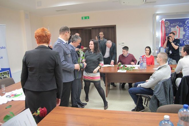 Oficjalne zakończenie XI edycji kursu samoobrony dla kobiet „Bądź Bezpieczna” [12.04.2016] - zdjęcie #38 - eOstroleka.pl