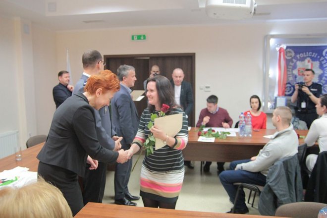 Oficjalne zakończenie XI edycji kursu samoobrony dla kobiet „Bądź Bezpieczna” [12.04.2016] - zdjęcie #35 - eOstroleka.pl