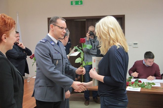 Oficjalne zakończenie XI edycji kursu samoobrony dla kobiet „Bądź Bezpieczna” [12.04.2016] - zdjęcie #33 - eOstroleka.pl