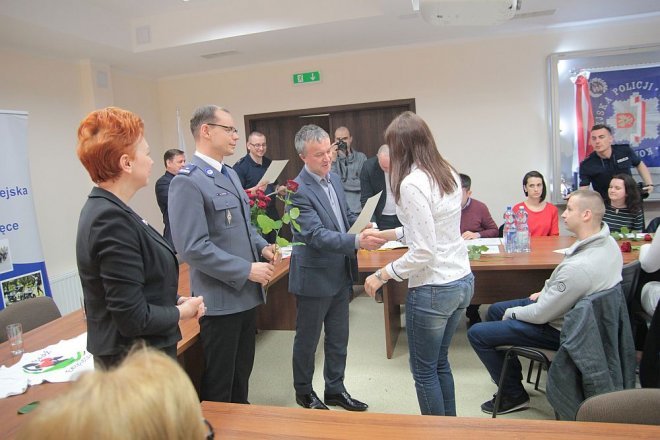 Oficjalne zakończenie XI edycji kursu samoobrony dla kobiet „Bądź Bezpieczna” [12.04.2016] - zdjęcie #32 - eOstroleka.pl