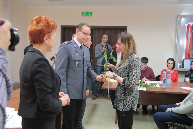 Oficjalne zakończenie XI edycji kursu samoobrony dla kobiet „Bądź Bezpieczna” [12.04.2016] - zdjęcie #28 - eOstroleka.pl