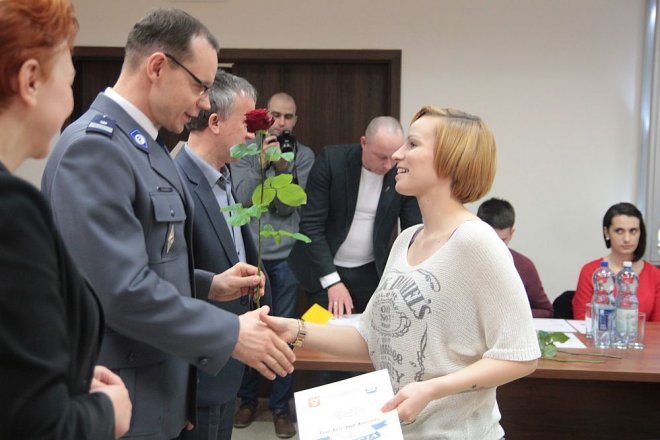 Oficjalne zakończenie XI edycji kursu samoobrony dla kobiet „Bądź Bezpieczna” [12.04.2016] - zdjęcie #27 - eOstroleka.pl
