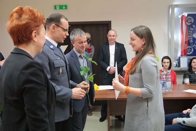 Oficjalne zakończenie XI edycji kursu samoobrony dla kobiet „Bądź Bezpieczna” [12.04.2016] - zdjęcie #25 - eOstroleka.pl