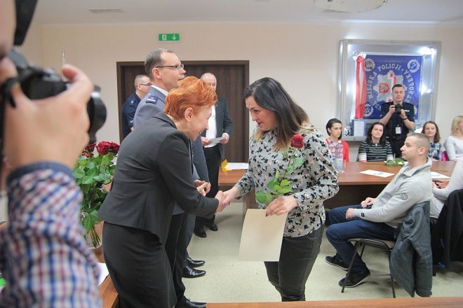 Oficjalne zakończenie XI edycji kursu samoobrony dla kobiet „Bądź Bezpieczna” [12.04.2016] - zdjęcie #21 - eOstroleka.pl