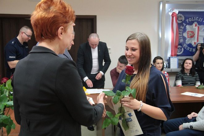 Oficjalne zakończenie XI edycji kursu samoobrony dla kobiet „Bądź Bezpieczna” [12.04.2016] - zdjęcie #19 - eOstroleka.pl
