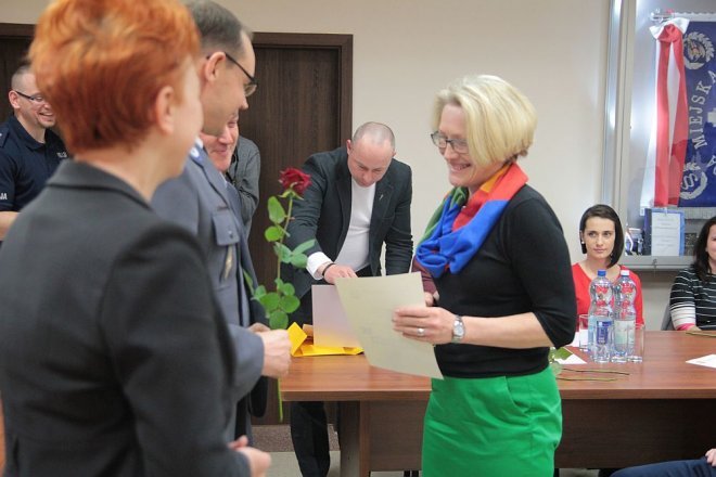Oficjalne zakończenie XI edycji kursu samoobrony dla kobiet „Bądź Bezpieczna” [12.04.2016] - zdjęcie #18 - eOstroleka.pl